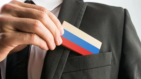 Tarjeta de madera pintada como la bandera rusa — Foto de Stock