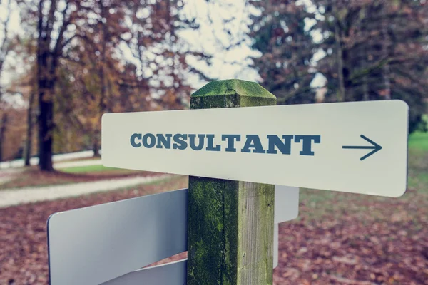 Consultant signpost with right pointing arrow — Stock Photo, Image