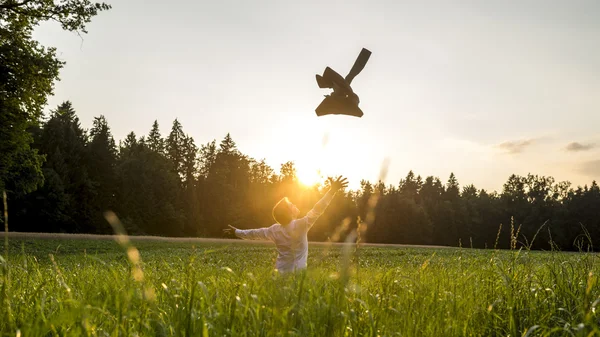 Happy Businessman at the Field Throwing his Coat — Φωτογραφία Αρχείου