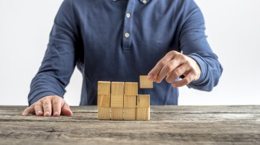 Genç yaratıcı yenilikçi yapısı ile bina Önden Görünüm