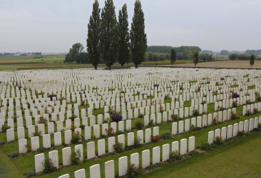 Tyne karyolası Ww ben mezar, Ypres belirgin