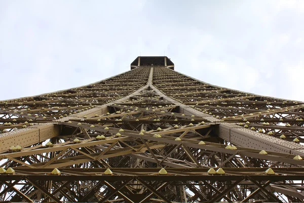 Eiffelturm vom Sockel der Struktur, Paris — Stockfoto