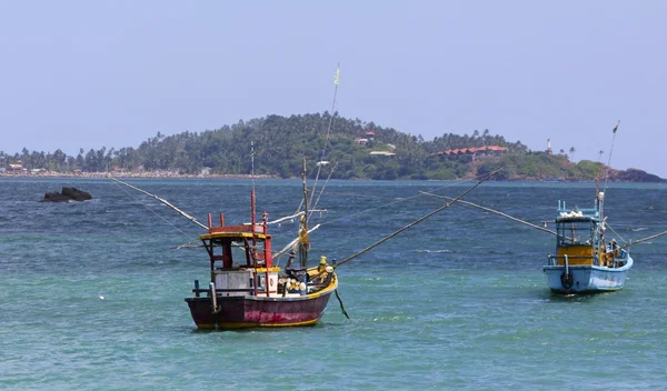 Barcos de pesca coloridos, Sri Lanka — Fotografia de Stock