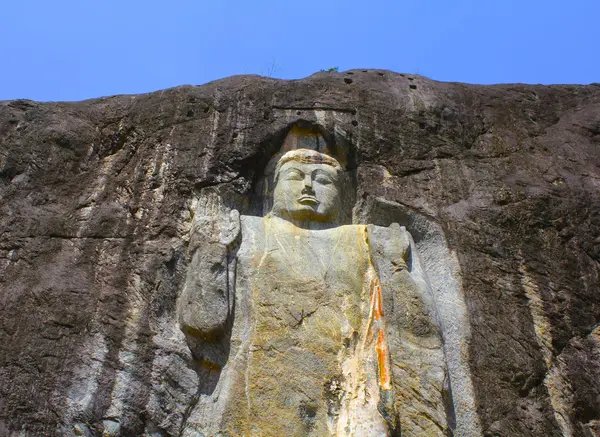 詳細の巨大な石に彫られた立っている仏、スリランカ — ストック写真