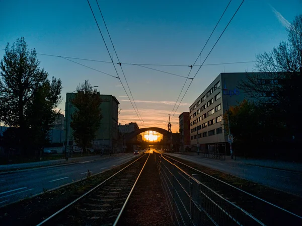 Wroclaw Outubro 2019 Pôr Sol Bonito Sobre Rua Longa — Fotografia de Stock