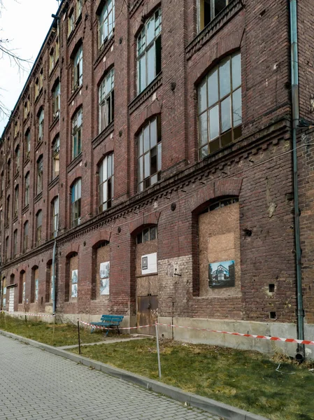 Lodz Polonia Febrero 2020 Fachada Ruinas Del Antiguo Edificio Ladrillo — Foto de Stock