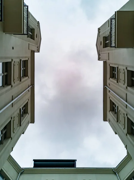 Lodz Poland February 2020 Upward View Facade Old Tenement House — Stock Photo, Image