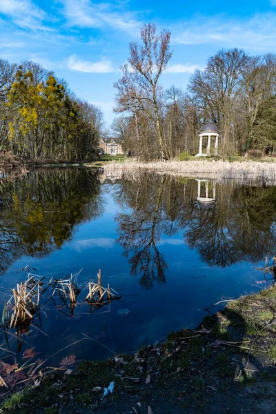 Pawlowice Wroclaw Polen Maart 2020 Mooi Kleurrijk Park Met Meer — Stockfoto