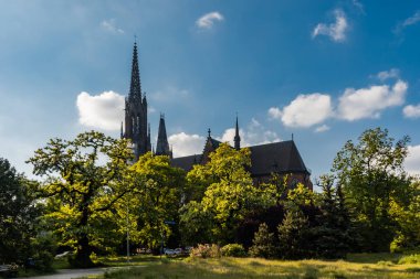 Wroclaw, Polonya - 26 Mayıs 2020: St. Archangel Kilisesi cephesi