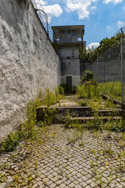 Walbrzych Polen Juni 2020 Runt Gamla Fängelsehäktet Vid Stadsprospektering — Stockfoto