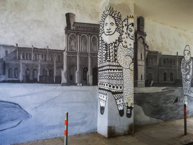 Wroclaw, Polonya - 16 Haziran 2020: Apartman duvarlarında sokak resimleri