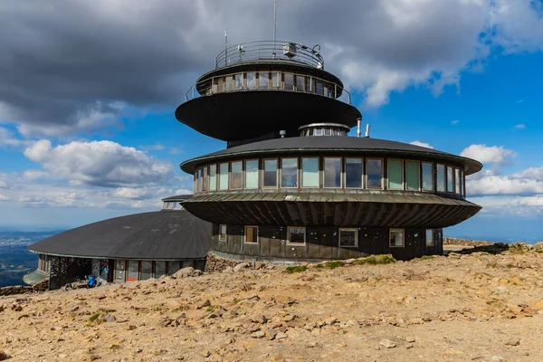 Giant Mountains Polônia Junho 2020 Edifício Observatório Meteorológico Alta Montanha — Fotografia de Stock