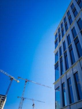 Wroclaw, Polonya - 16 Ağustos 2020: Yeni güney merkezinde ofis ve daireleri olan meydanlar ve bürolar