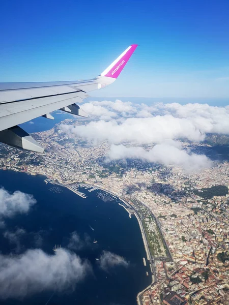 Neapol Itálie Srpna 2020 Pohled Okna Letadla Mraky Nad Italskými — Stock fotografie