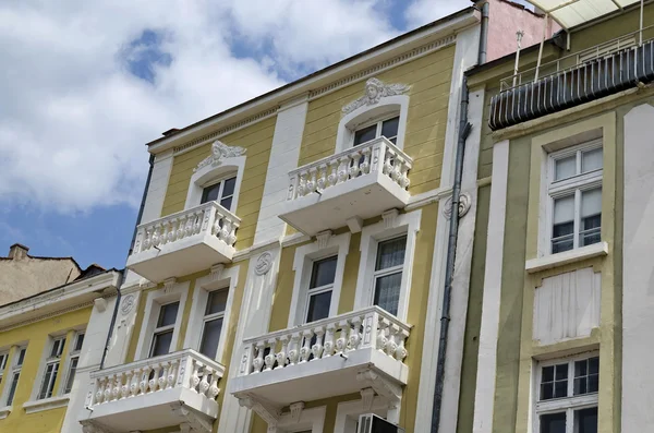 Antico edificio ristrutturato nel centro della città di Plovdiv — Foto Stock