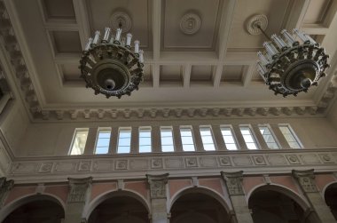 Ruse hall Garı üst kısmı