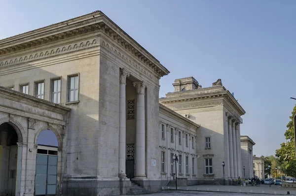 Railway station Ruse stad - buiten gebouw — Stockfoto