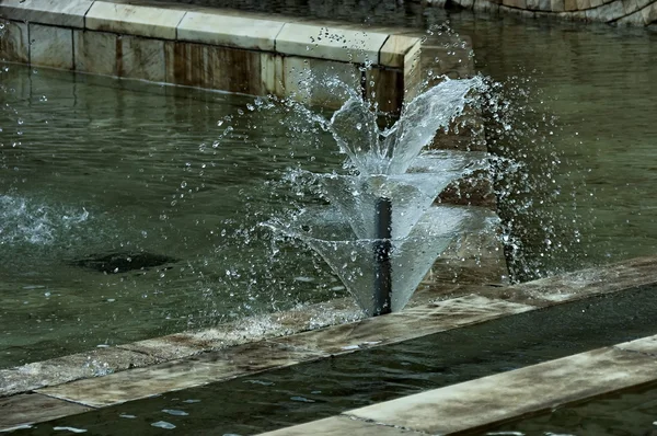 Sesaat gambar air mancur taman kecil di Sofia — Stok Foto