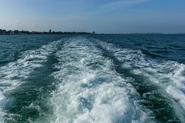 Track from motorboat in venetian lagoon — Stock Photo, Image