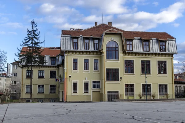 Vieja escuela buiding en Sofía ciudad — Foto de Stock