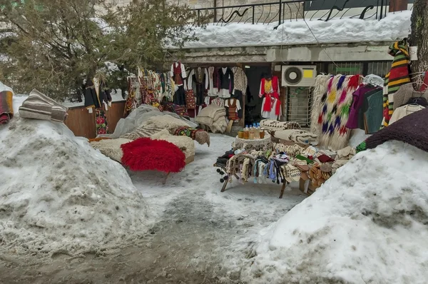 Ručně pletené oblečení a kryt maloobchodní prodej ve městě Bansko — Stock fotografie