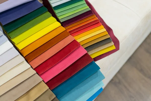 Katalog von bunten Tuch aus mattiertem Stoff Textur Hintergrund. — Stockfoto