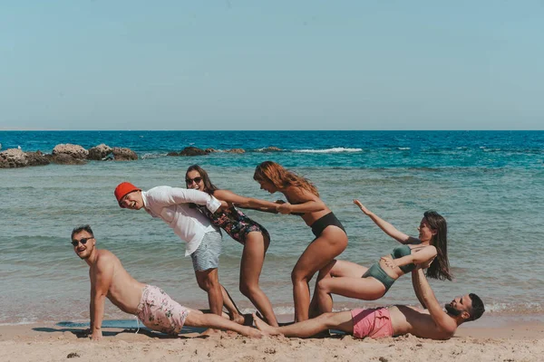 Happy Group Friends Having Fun Beach — Stock Fotó