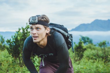 Çekici Traveler vith Gopro kamera Ba karşı taraftan