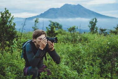 Turist Kintamani, Ba Batur volkan bir anlık görüntüsünü alır