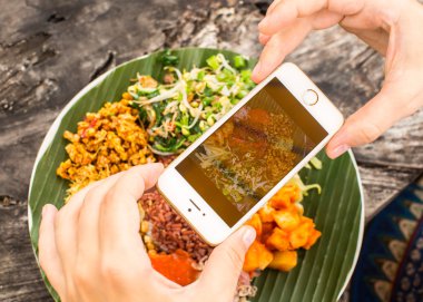 Bir PI ayırdığınız için smartphone cep telefonu ile lifeview sürecinin closeup görünümü