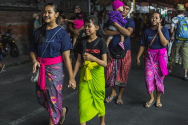 Ubud, Bali - 8 Mart: Kutlama tanımlanamayan kişi
