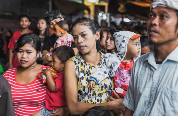 Ubud, Bali - 8 Mart: Kutlama tanımlanamayan kişi