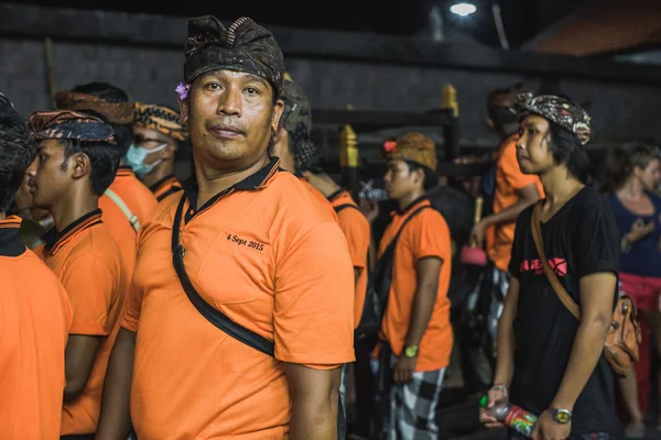 Ubud, Bali - 8. března: Neznámí lidé během oslav — Stock fotografie