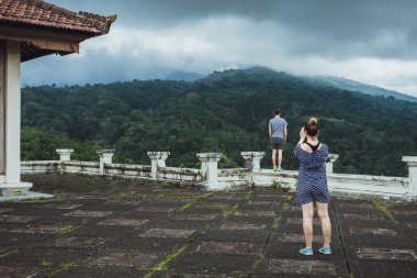 Hipster insanlar selfie yapmak veya mafya kendilerini resimleri yapmak