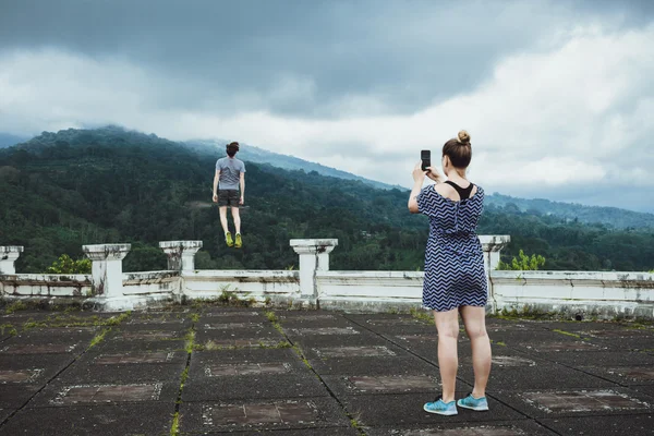 Hipster insanlar selfie yapmak veya mafya kendilerini resimleri yapmak — Stok fotoğraf