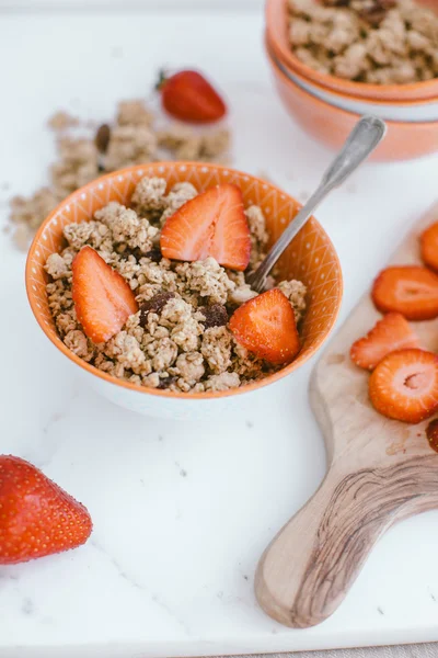 Fresh strawberries , yogurt and homemade granola for healthy bre — Stock Photo, Image