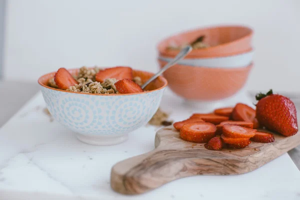 Fresh strawberries , yogurt and homemade granola for healthy bre — Stock Photo, Image