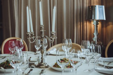 Gümüş, peçete ve G ile zarif yemek tablo Set Servisi