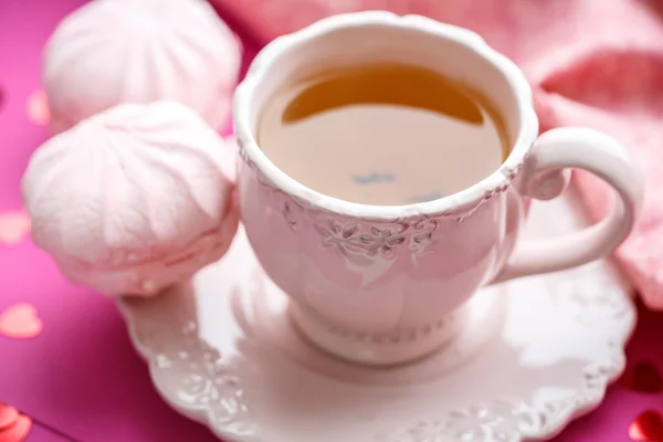 Macaroon with tea — Stock Photo, Image