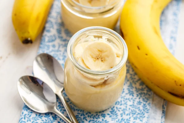 Kahvaltıda muzlu puding