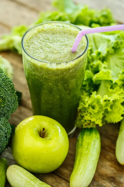 Green smoothies — Stock Photo, Image