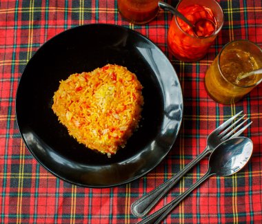 Sarı pirinç safran ile. Hint Mutfak