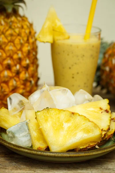 Frullato con ananas — Foto Stock