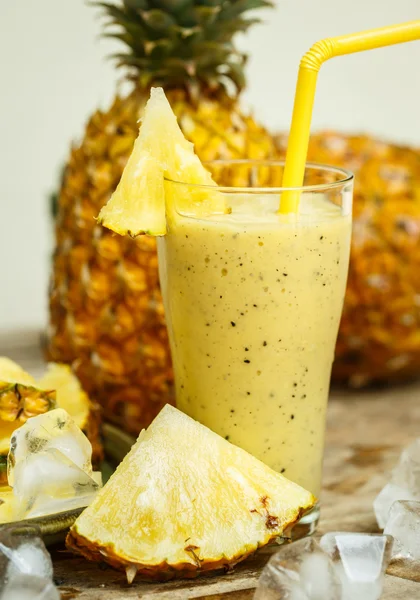 Frullato con ananas — Foto Stock