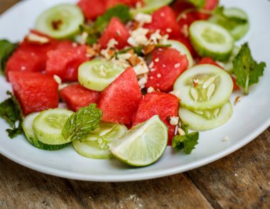 Karpuz salatalık salatası