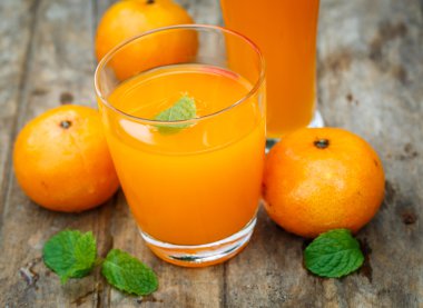 Ahşap oyun tahtası mandalina suyu