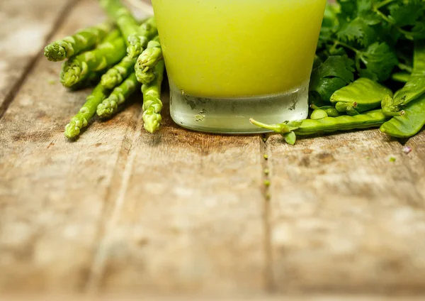 Water with cucumber and herbs. Space for text — Stock Photo, Image