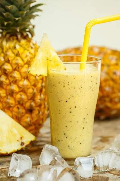 Frullato con ananas — Foto Stock