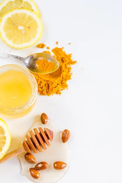 Miel con limón y cúrcuma —  Fotos de Stock