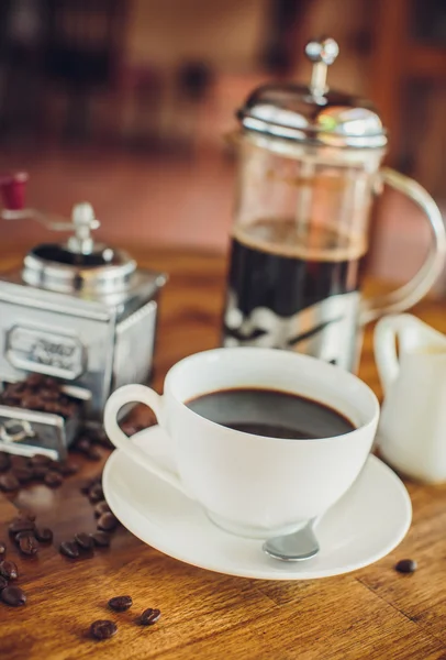 Vietnamese coffee with coffee beans — Stockfoto